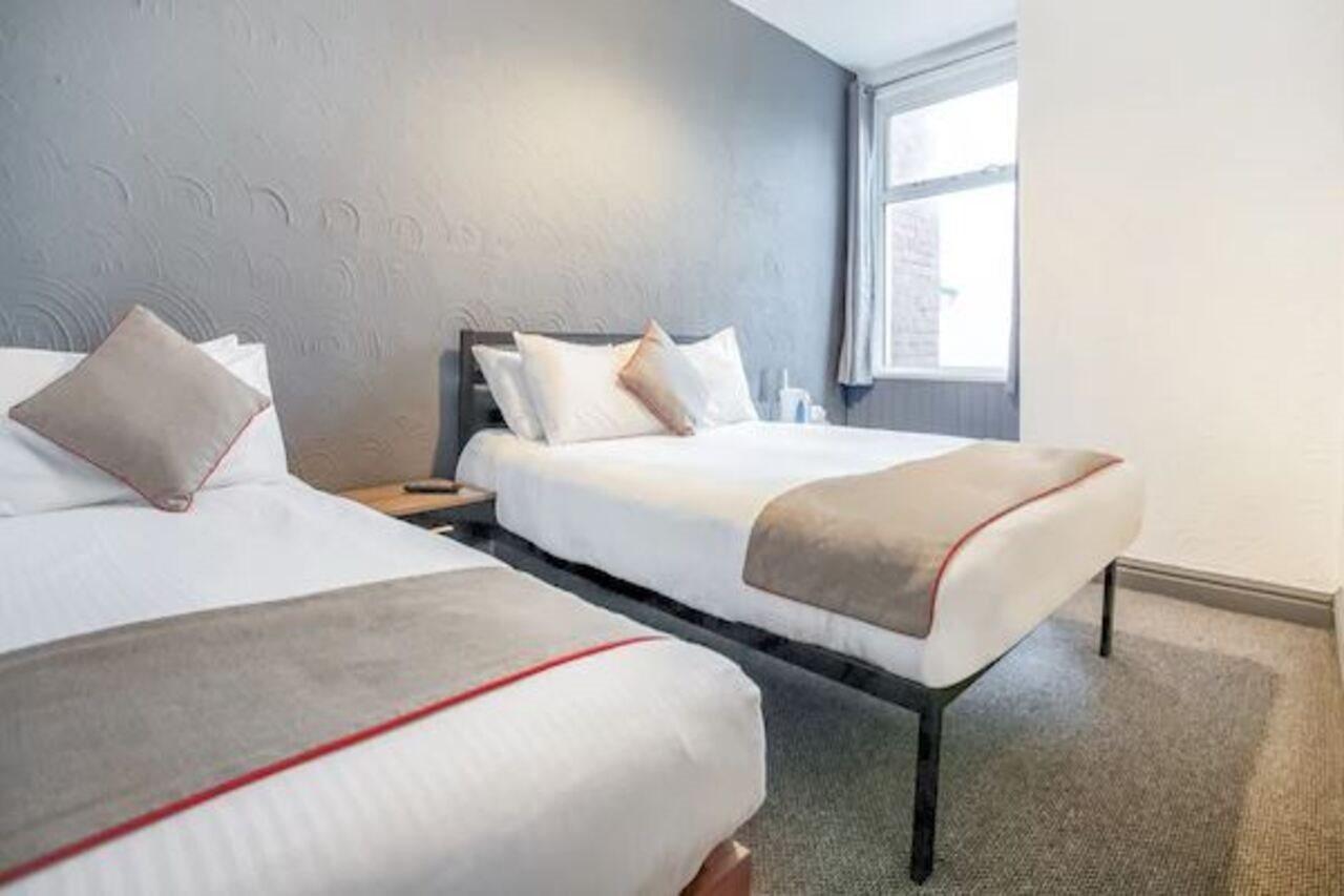 Bank Street Hotel Blackpool Bagian luar foto