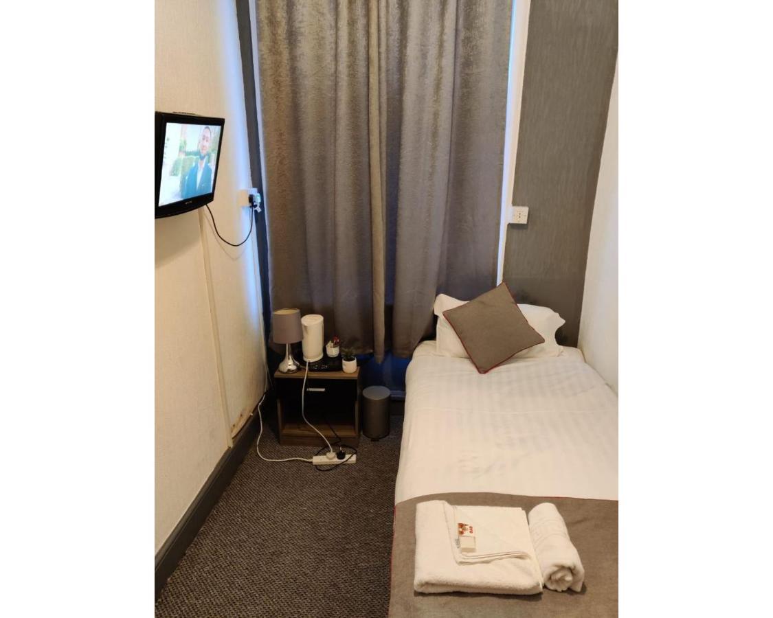 Bank Street Hotel Blackpool Bagian luar foto